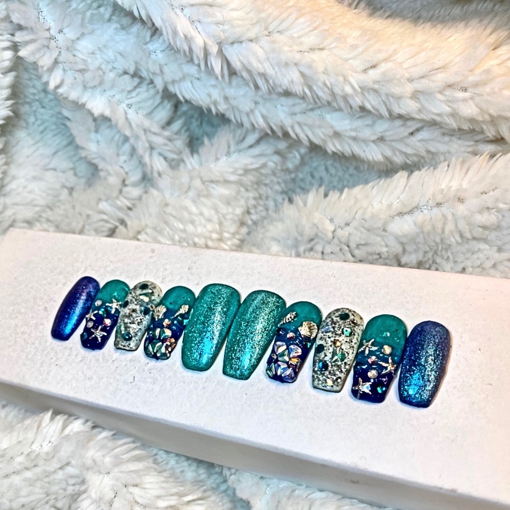 Press on nails